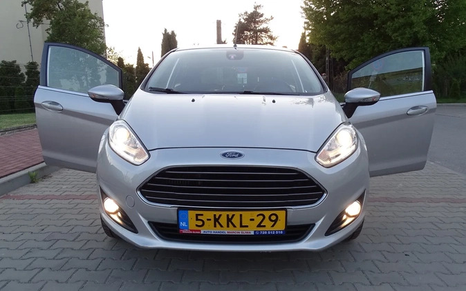 Ford Fiesta cena 27900 przebieg: 167000, rok produkcji 2013 z Góra małe 211